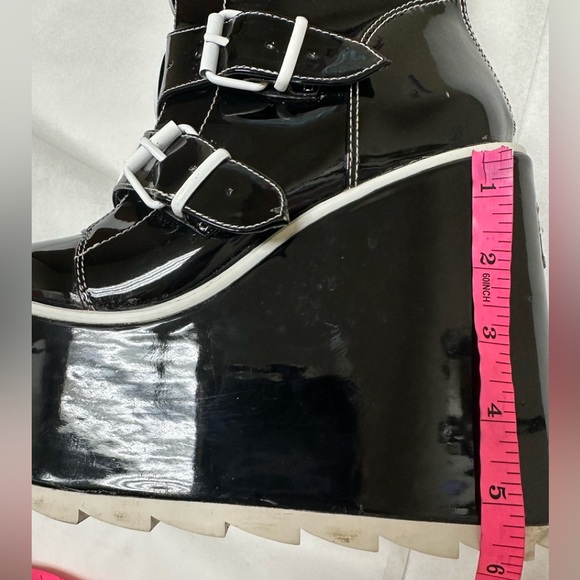 YRU Women's Black and White Boots🖤 - Picture 8 of 11